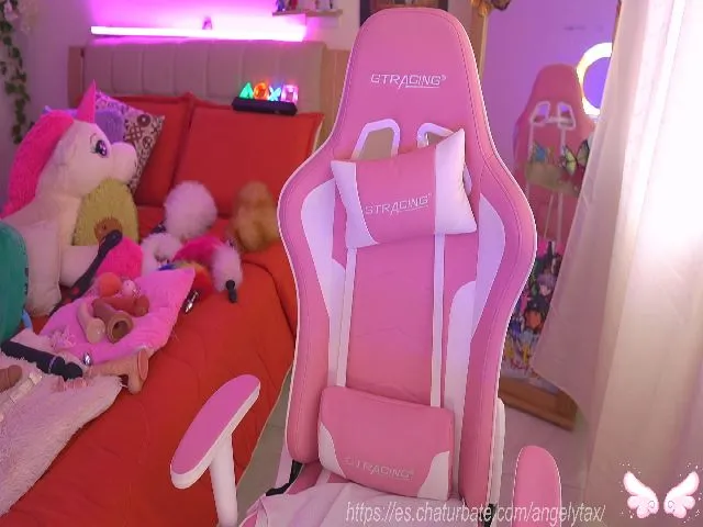 Live sex webcam photo for Angelytaxx #260229770