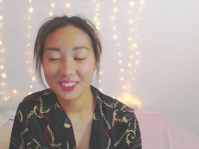 Live sex webcam photo for Alisonyugai #249705880