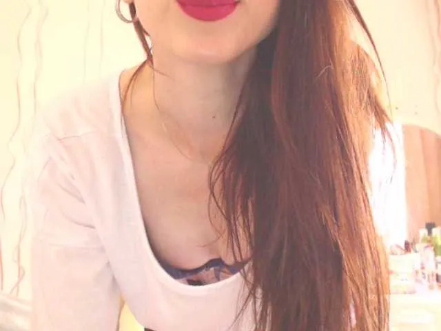 Live sex webcam photo for SexyQueen333 #252416553