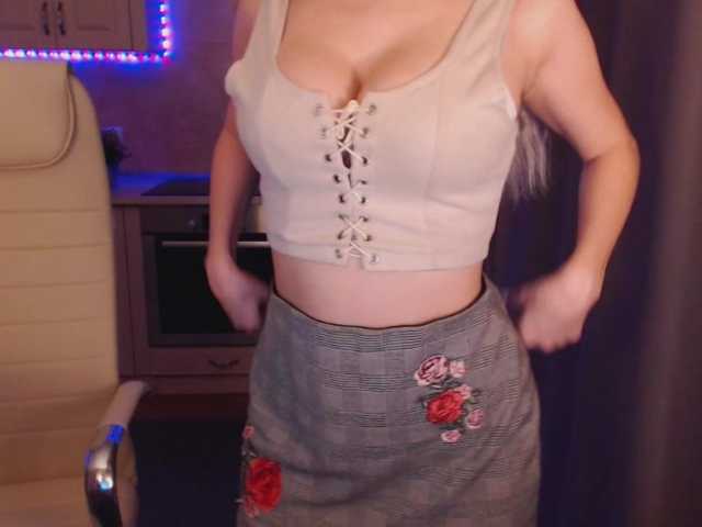 Live sex webcam photo for Alina-Lovely #241091834