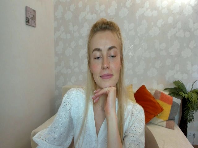 Live sex webcam photo for MissisRexa #254068352