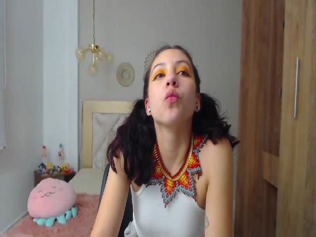 Live sex webcam photo for Emily_evans18 #256194866