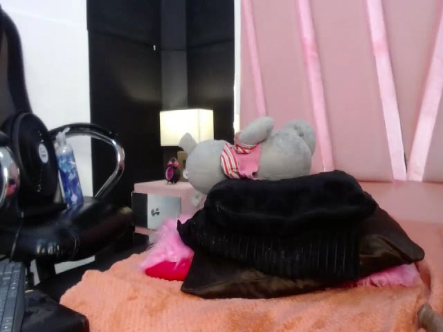 Live sex webcam photo for avriljhonson #256114798