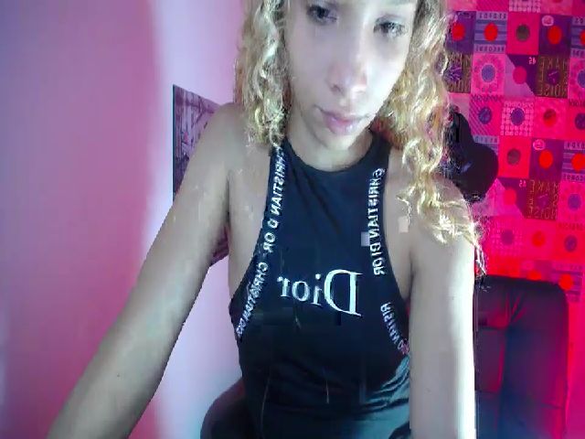 Live sex webcam photo for Kendra_axl10 #263812356