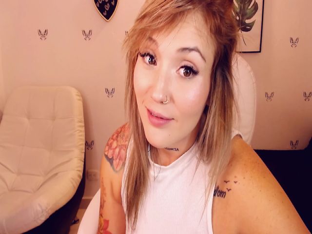 Live sex webcam photo for Isabella_mout #254735956