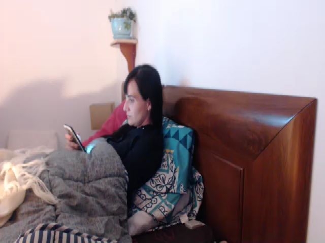 Live sex webcam photo for isabellazee2 #257301169