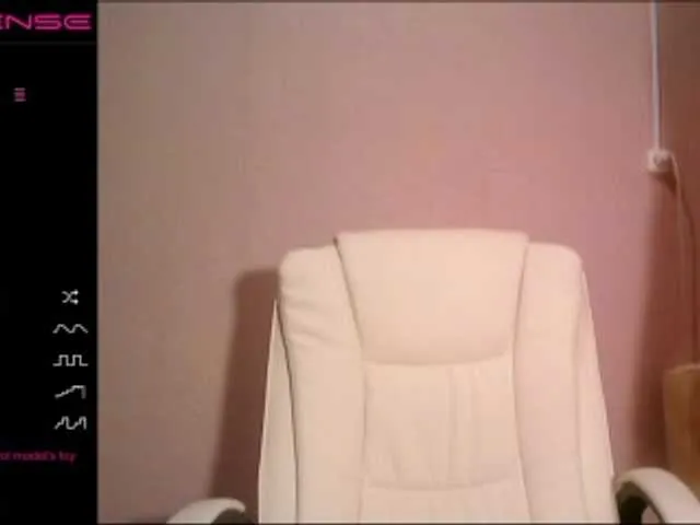 Live sex webcam photo for leeloofire #241051547
