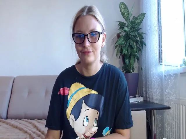 Live sex webcam photo for UrBlack_Kitty #252709809