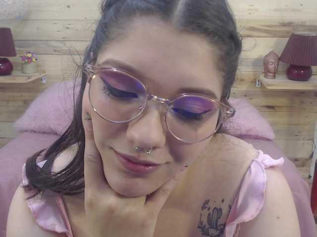 Live sex webcam photo for Maggie-evans5 #252243789