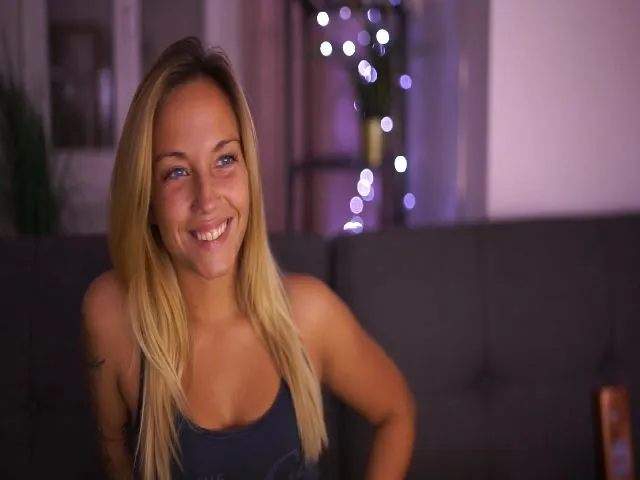 Live sex webcam photo for Hotangelalli #258289266