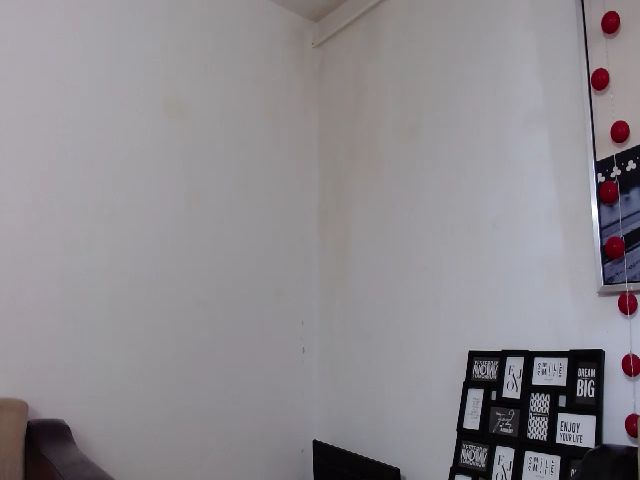 Live sex webcam photo for ElenaTroyy #258160656