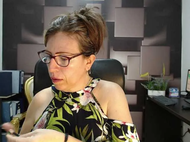 Live sex webcam photo for maturehot-1 #249597026