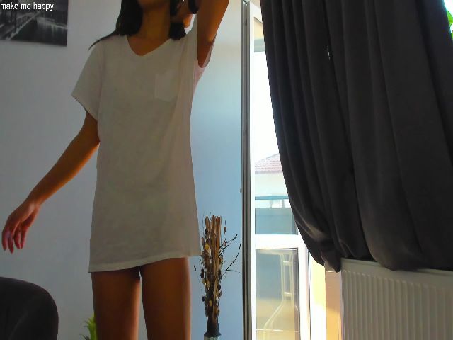 Live sex webcam photo for Roses_dream #253363167