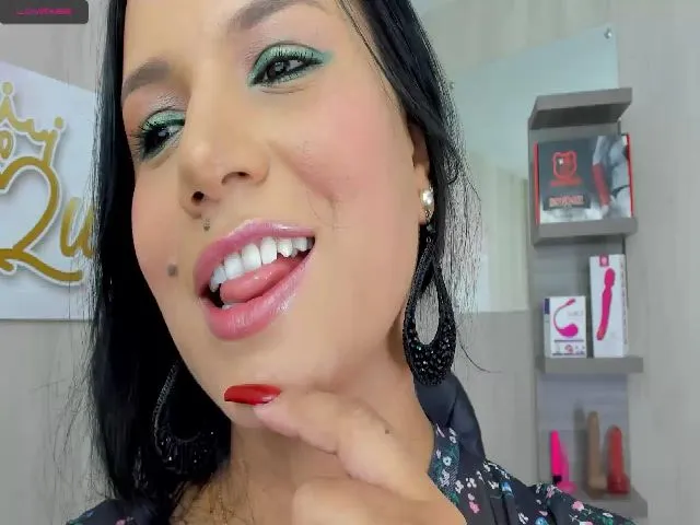 Live sex webcam photo for Jimena_saenz #262471759