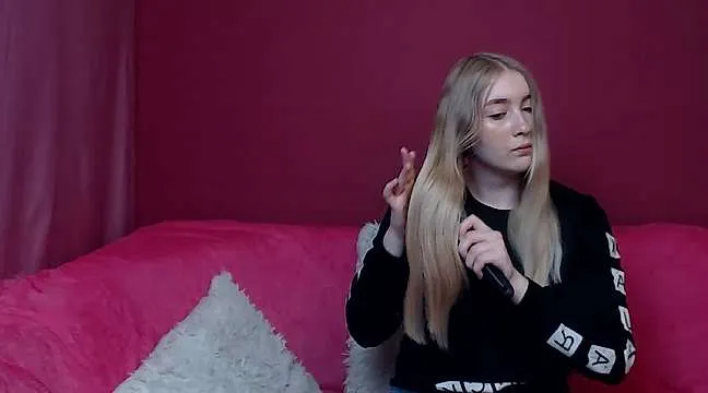 Live sex webcam photo for Diana_Golden #244929959