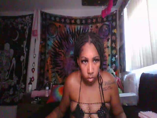 Live sex webcam photo for hennyhoneypot #256116589