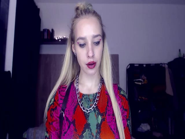 Live sex webcam photo for Miss_Linda_ #287885925