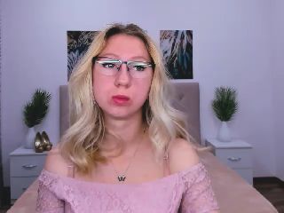 Live sex webcam photo for LizaSwan #251775740