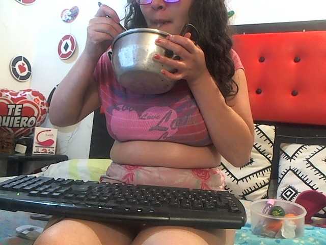 Live sex webcam photo for kattysweethot #241305824