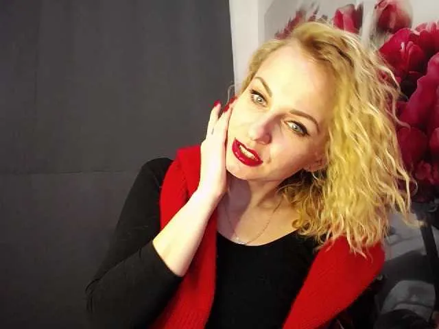 Live sex webcam photo for YummyLilya #241072451