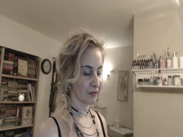 Live sex webcam photo for CHARISS #258330608