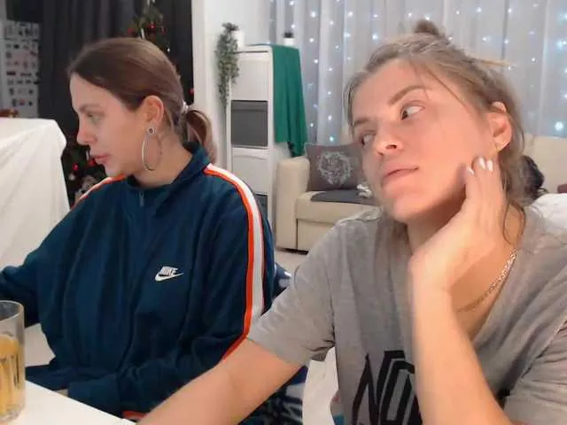 Live sex webcam photo for BugaGirls #240900386