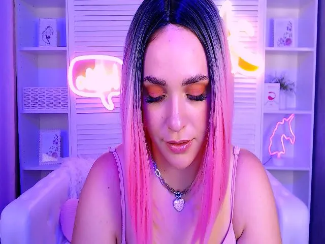 Live sex webcam photo for RosalieAnders #259834293
