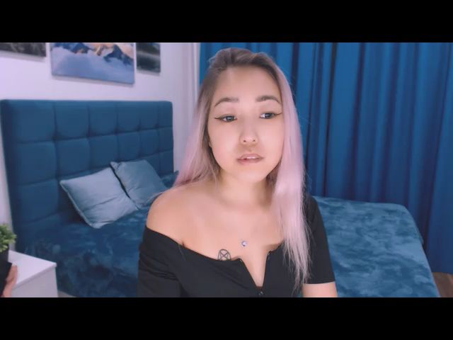 Live sex webcam photo for ArinaTigress #265512427