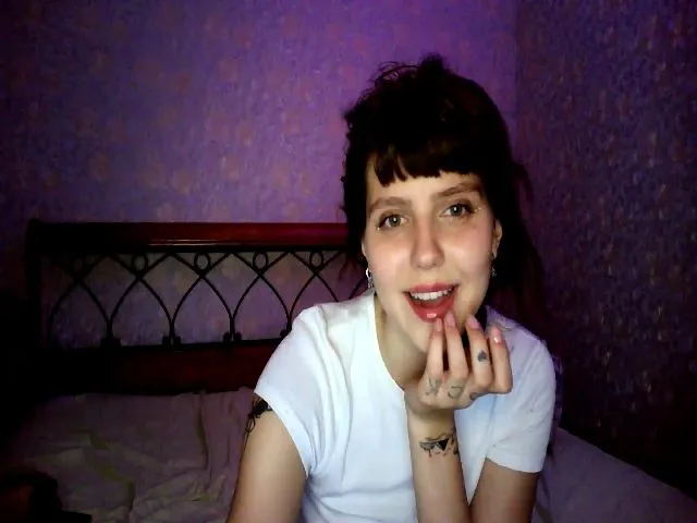 Live sex webcam photo for LiLMasha #254637417