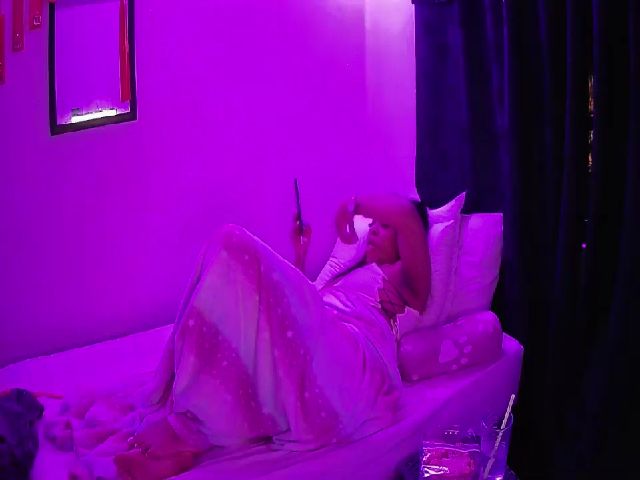 Live sex webcam photo for Brandyebony #253003316