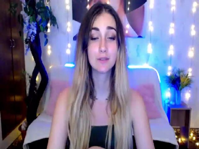 Live sex webcam photo for Lolly__Pop__ #261627670