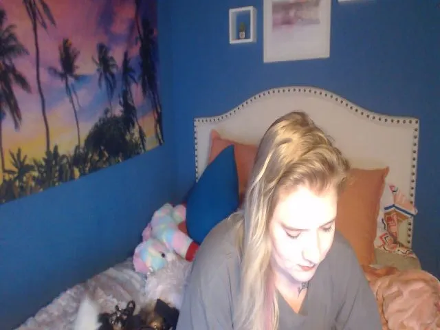 Live sex webcam photo for SnowWhiteXxxx #253530041