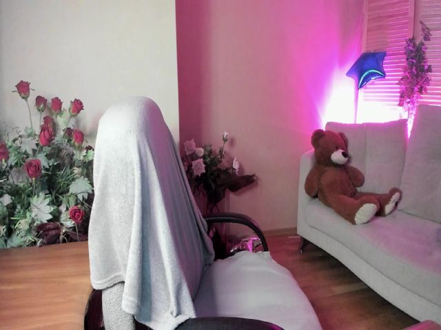 Live sex webcam photo for Lady_Flame5 #252661103