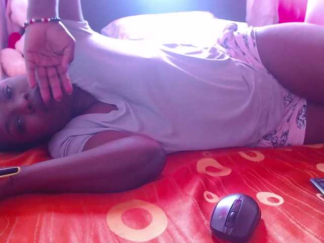 Live sex webcam photo for Daizy-cooper #246320435