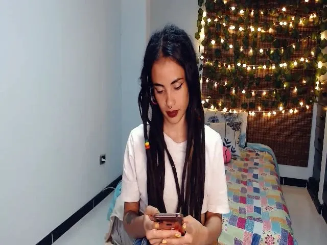 Live sex webcam photo for Luna__sparkly #264571576