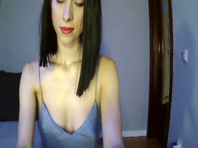 Live sex webcam photo for Emi_Bliss #265481778