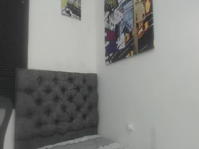 Live sex webcam photo for Andrea_greey #253677089