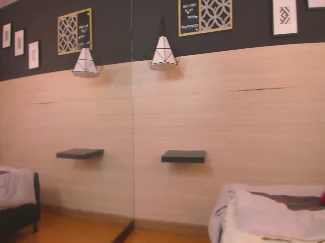 Live sex webcam photo for Sandybenson_ #261506747