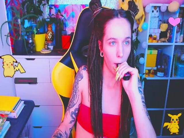 Live sex webcam photo for JinjerMoon #265605902