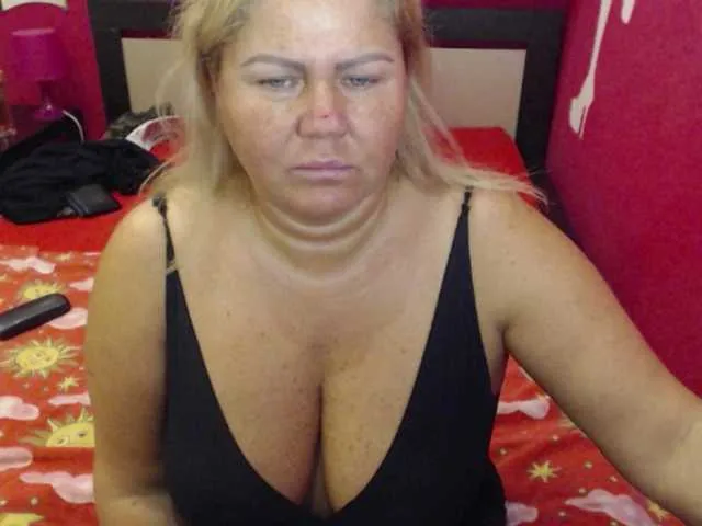 Live sex webcam photo for come2mom #241434347