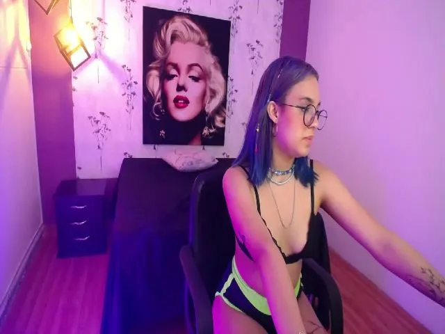 Live sex webcam photo for Spaaarkie #255715066