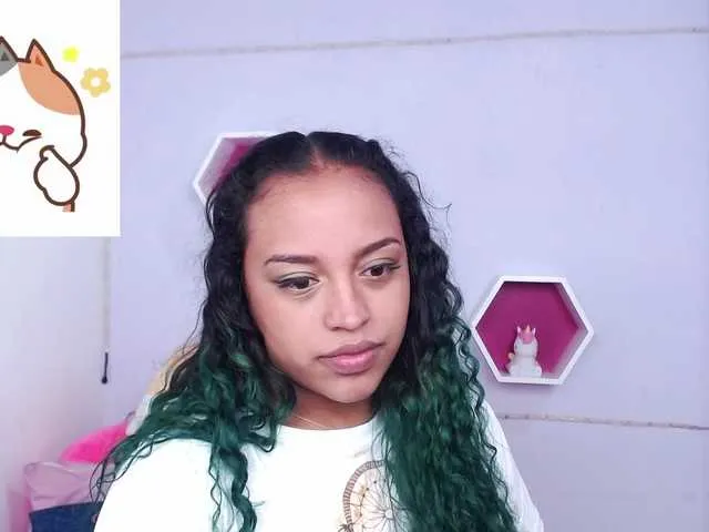 Live sex webcam photo for Angeluxxx #250565038