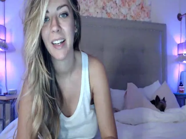 Live sex webcam photo for DaniSendNudes #257355291