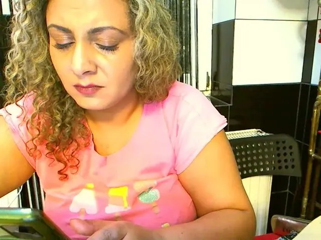 Live sex webcam photo for Lesby2Squirty #254941951