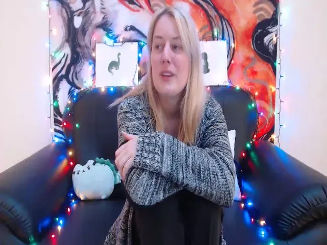 Live sex webcam photo for SolaraSweet #261569924