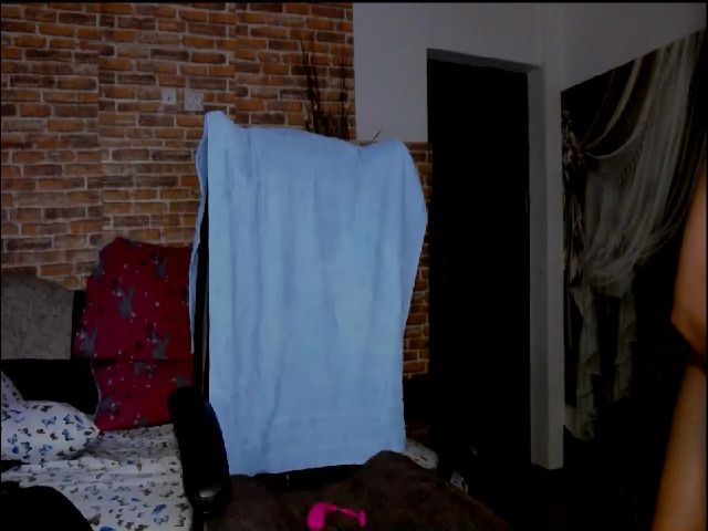 Live sex webcam photo for SquirtSara #259031601