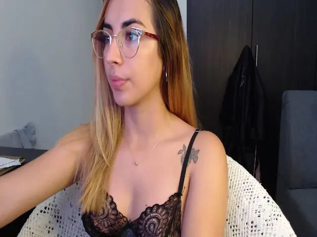 Live sex webcam photo for April_dew #253138787