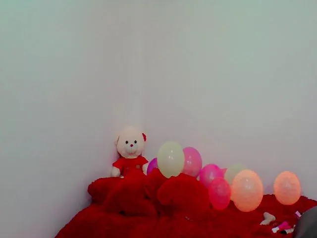 Live sex webcam photo for IvannaSofia20 #263938615