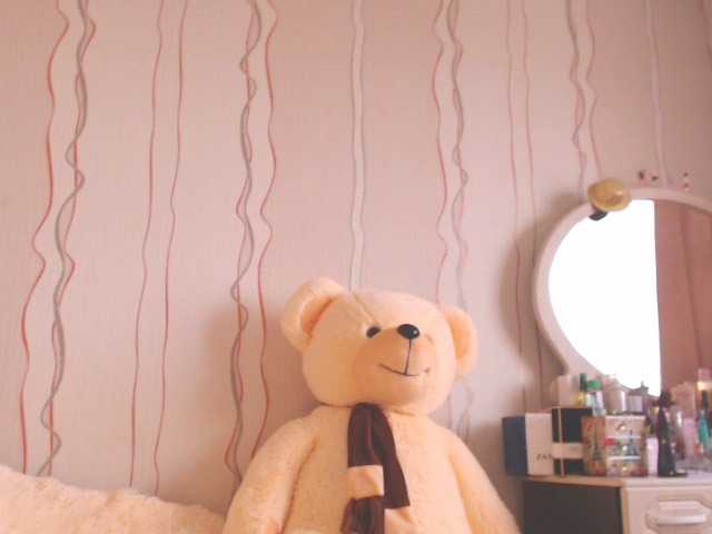 Live sex webcam photo for SexyQueen333 #241362298