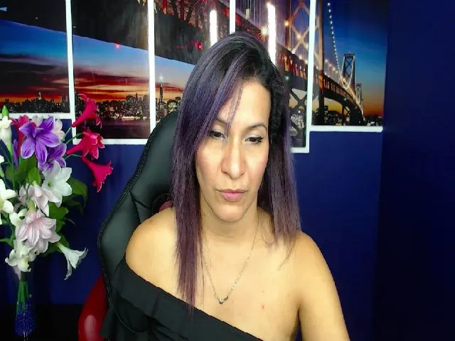 Live sex webcam photo for Infernalsexx #253973235